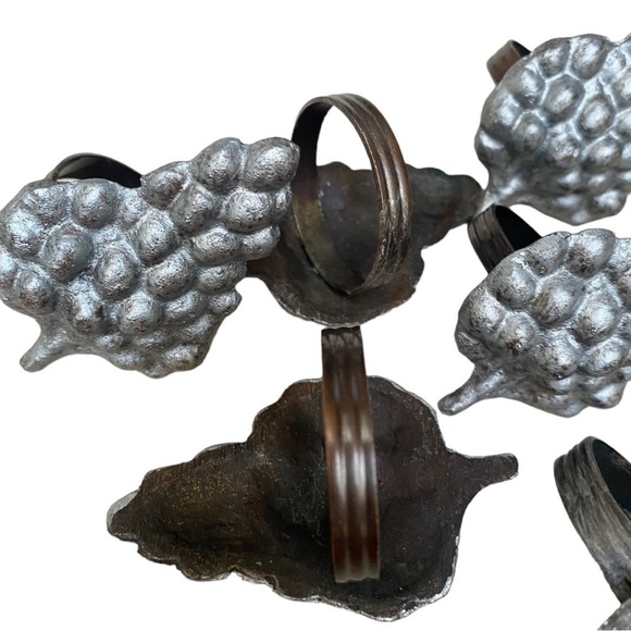 Lot of 7  Silver Tone Wine Grapes Pewter Napkin Rings Holders - Picture 11 of 16